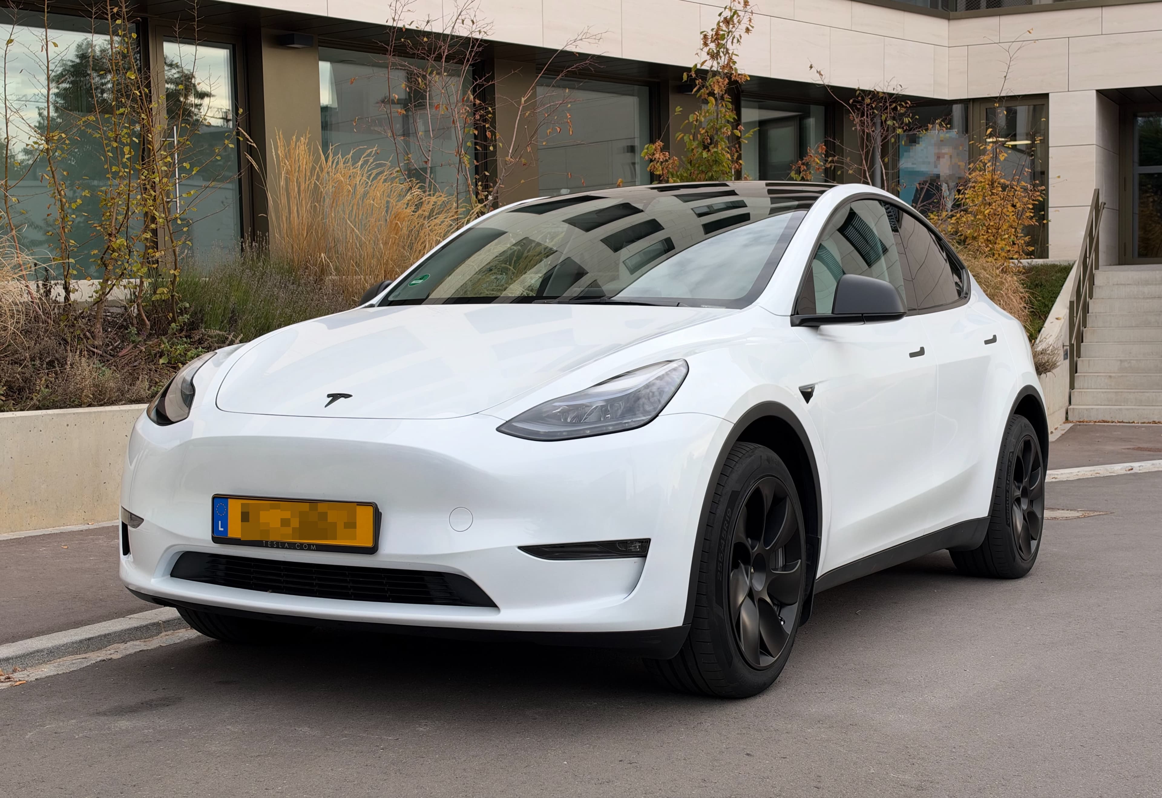 Tesla Model Y Long Range AWD – Acceleration Boost